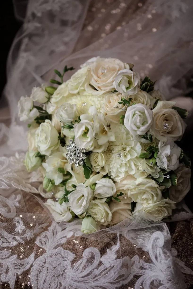 Flowers by Rey — wedding bouquet, photograph 047