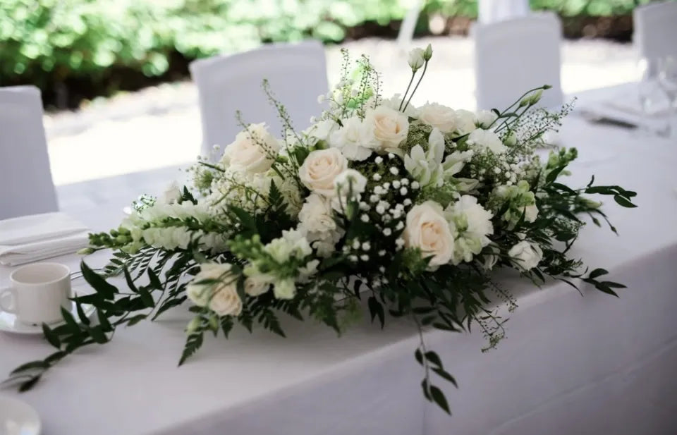 Flowers by Rey — floral centerpiece, photograph 048