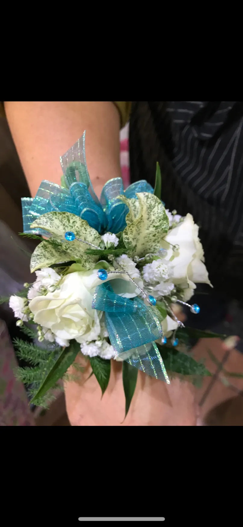 Flowers by Rey — corsage or boutonniere, photograph 072