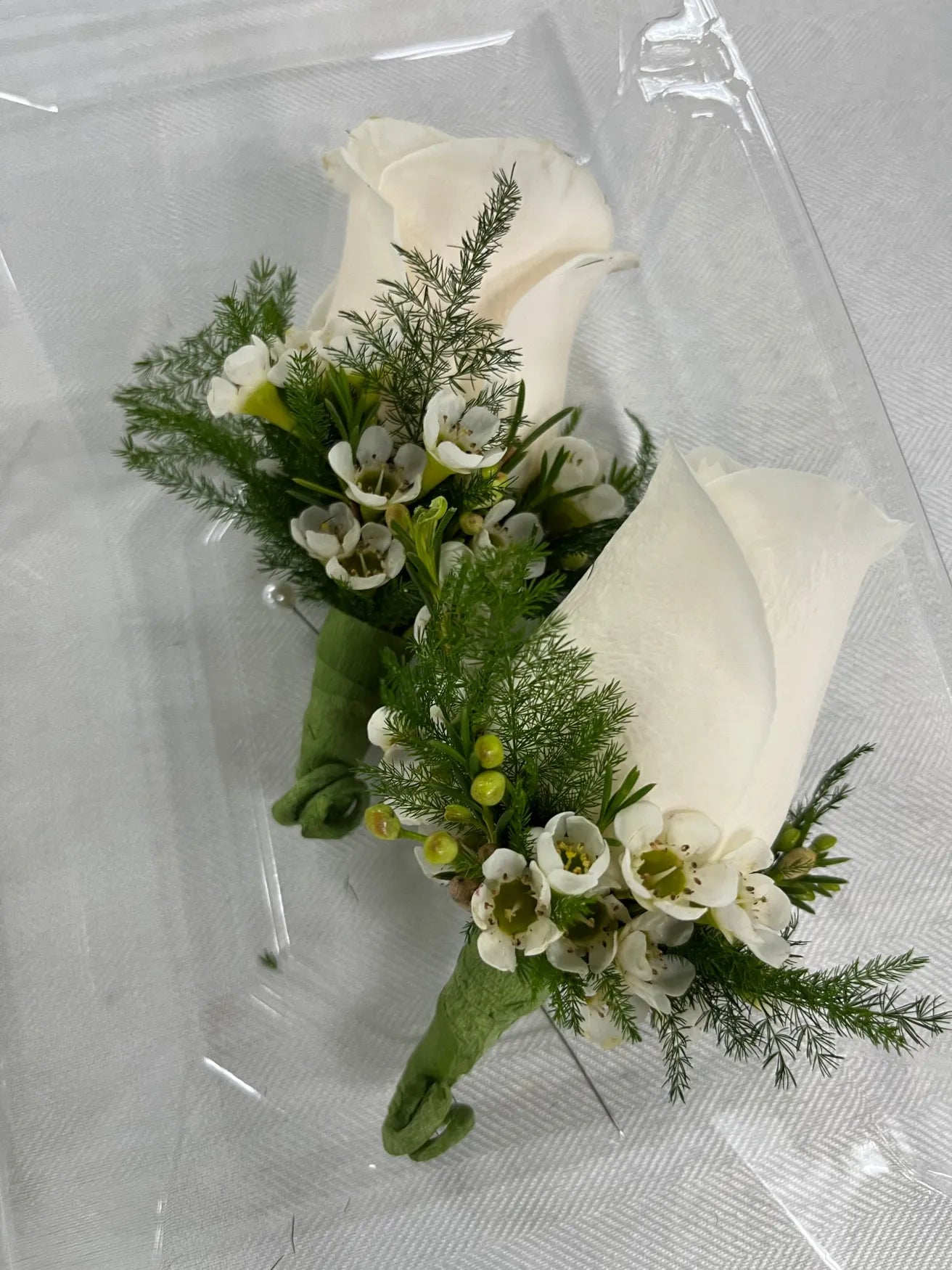 Flowers by Rey — corsage or boutonniere, photograph 085