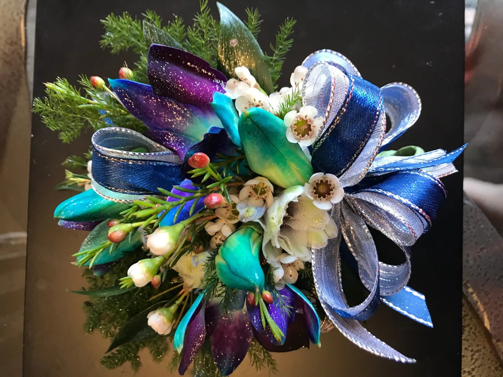 Flowers by Rey — corsage or boutonniere, photograph 090