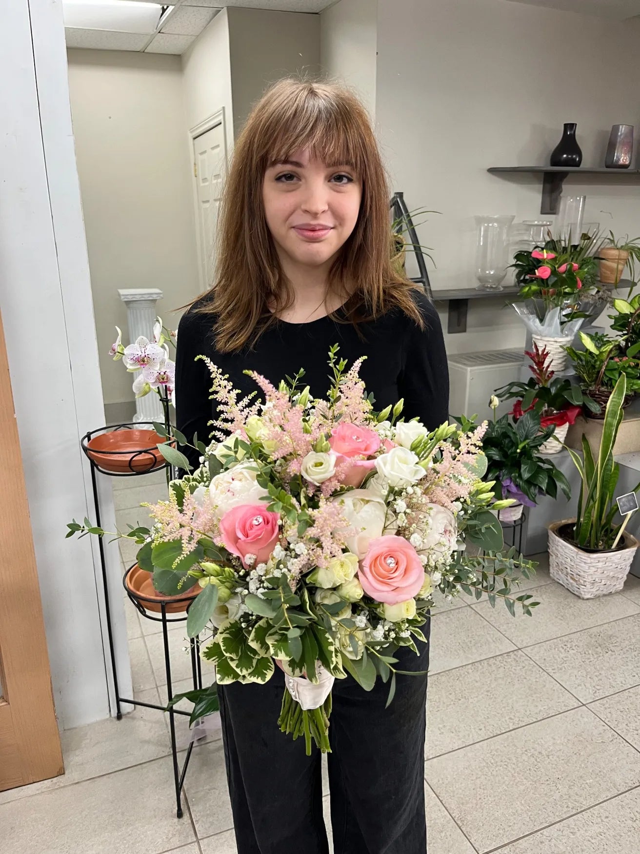 Flowers by Rey — wedding floral moment, photograph 106