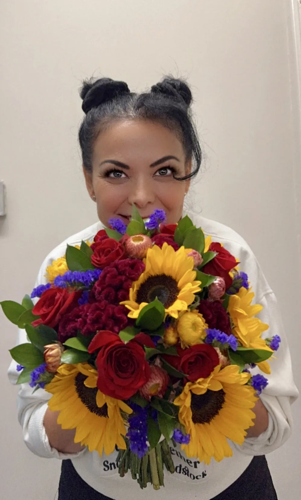 Flowers by Rey — wedding floral moment, photograph 118