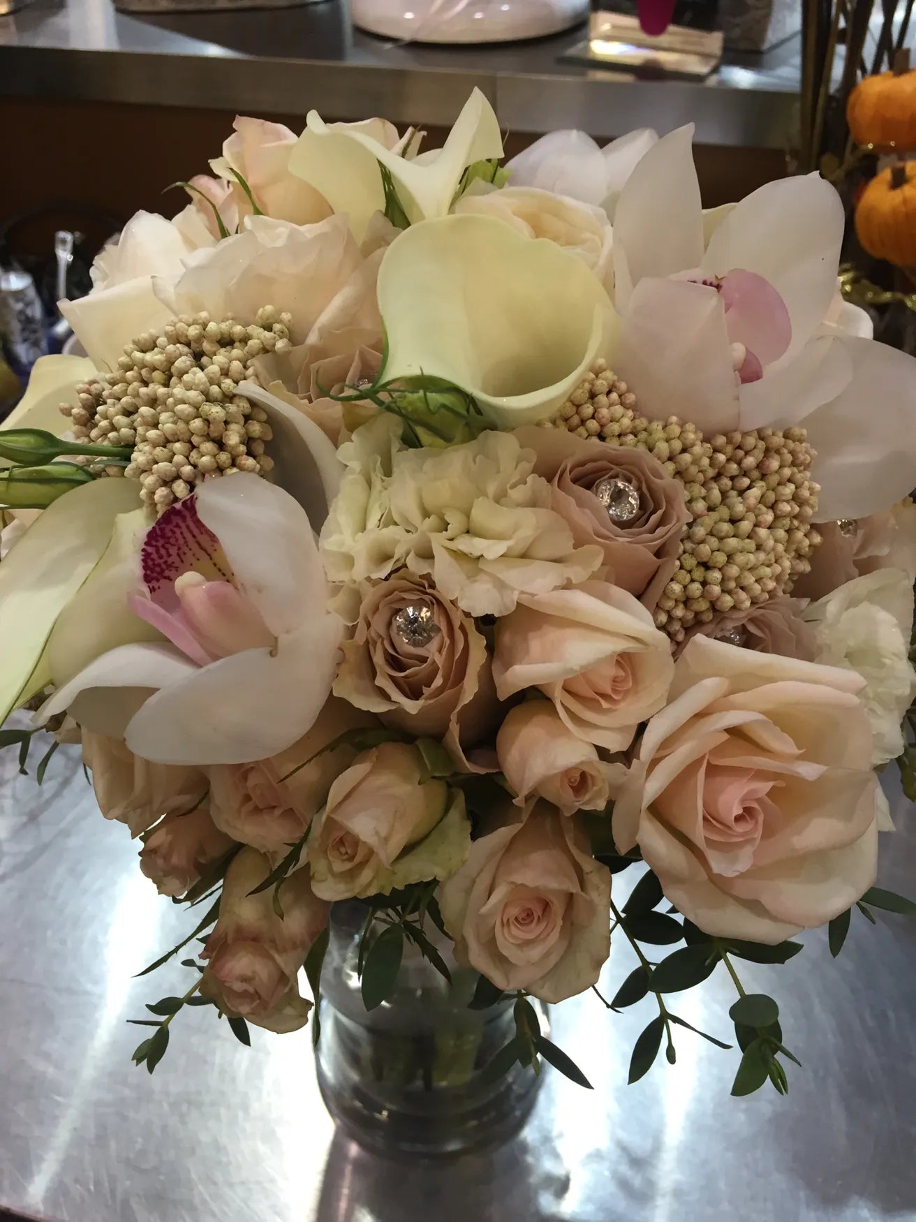 Flowers by Rey — wedding bouquet, photograph 001
