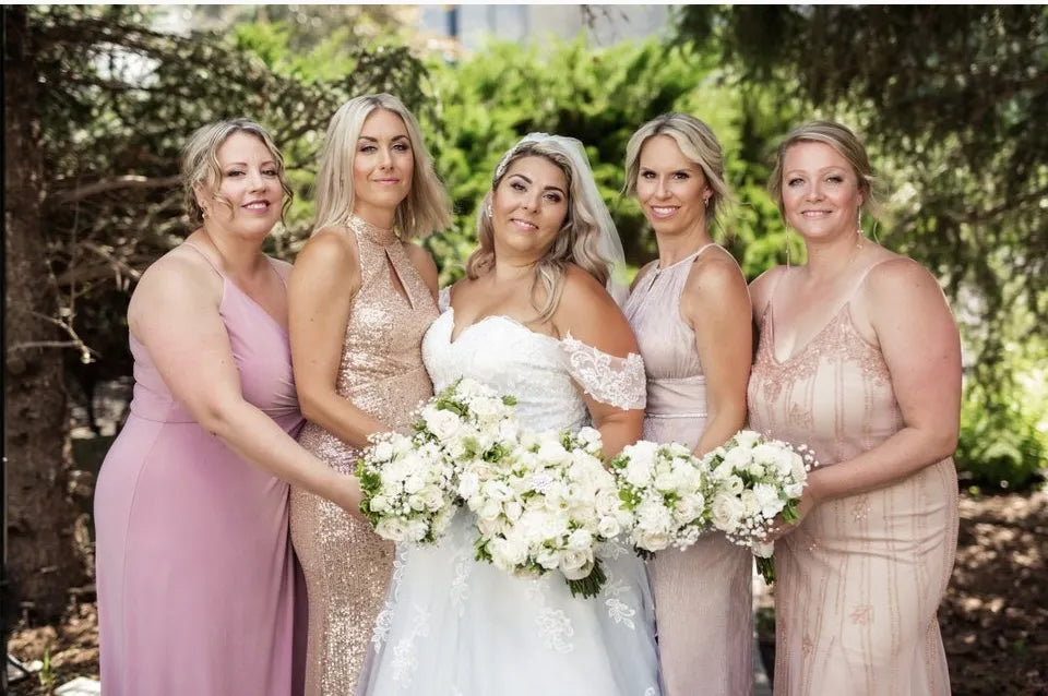 Flowers by Rey — wedding floral moment, photograph 010