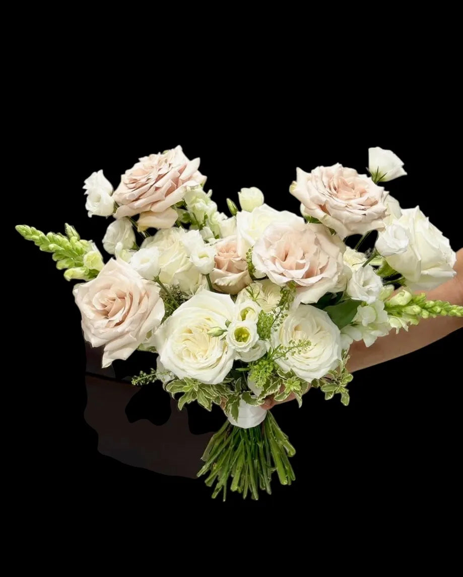 Flowers by Rey — wedding bouquet, photograph 017