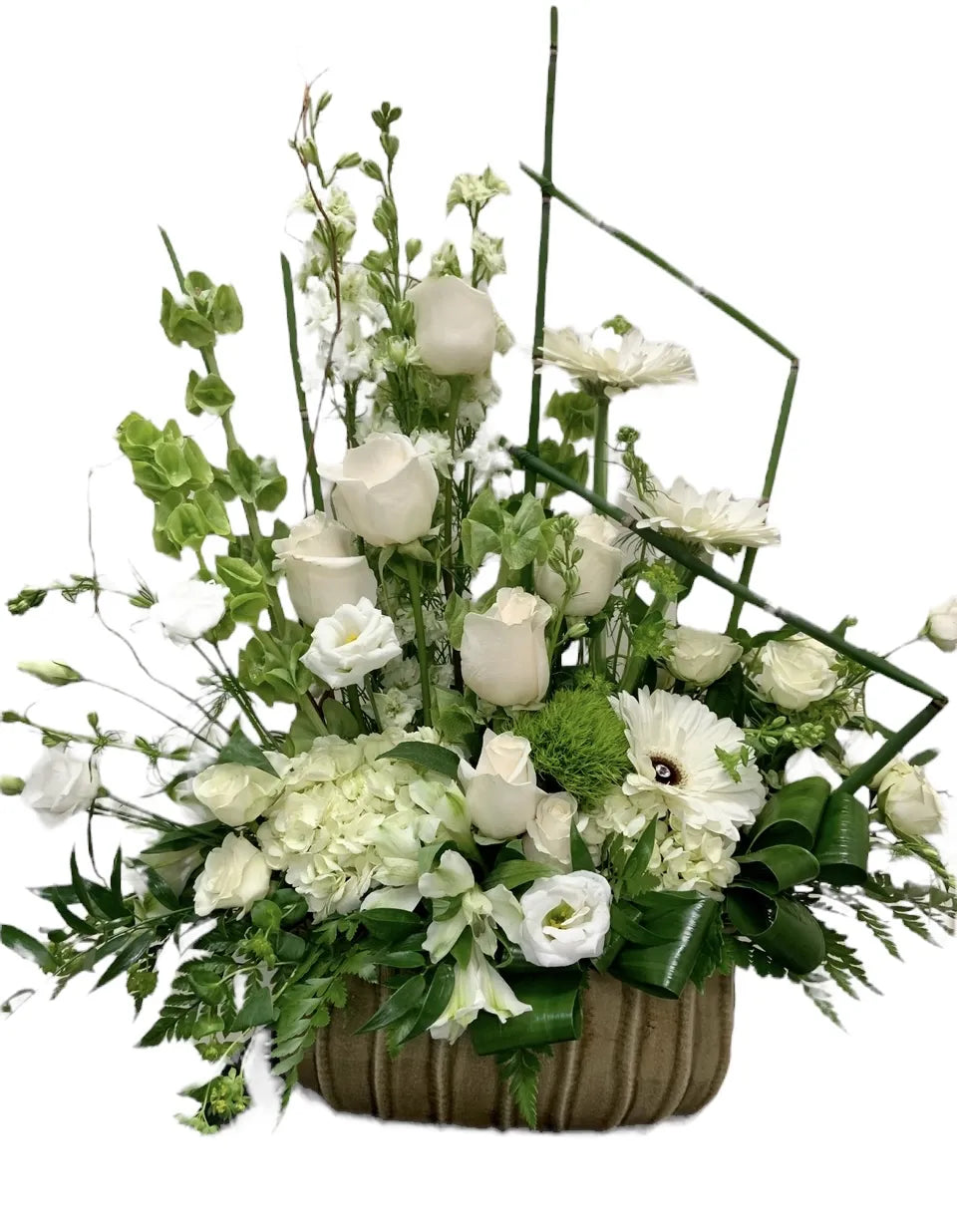 Flowers by Rey — floral centerpiece, photograph 053
