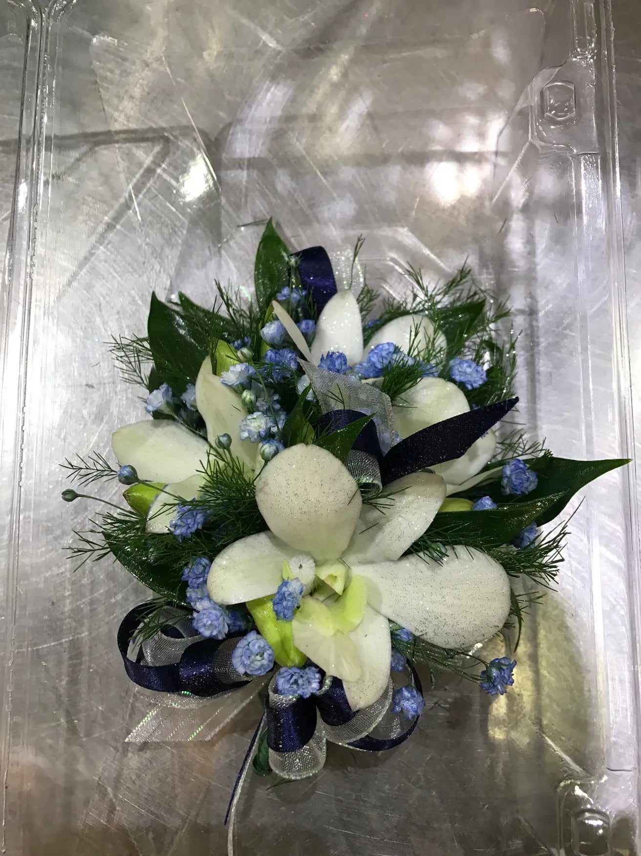 Flowers by Rey — corsage or boutonniere, photograph 070