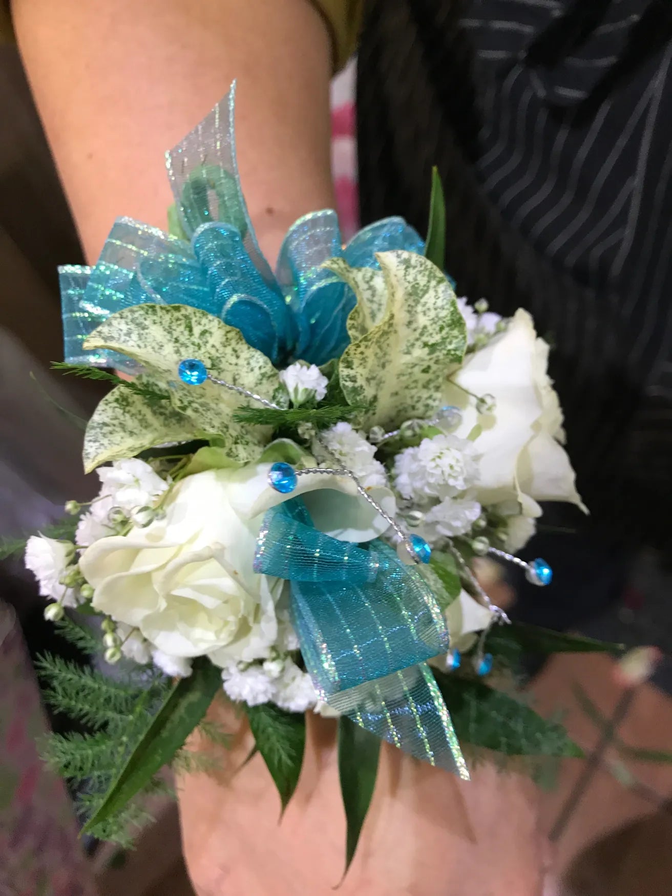 Flowers by Rey — corsage or boutonniere, photograph 080