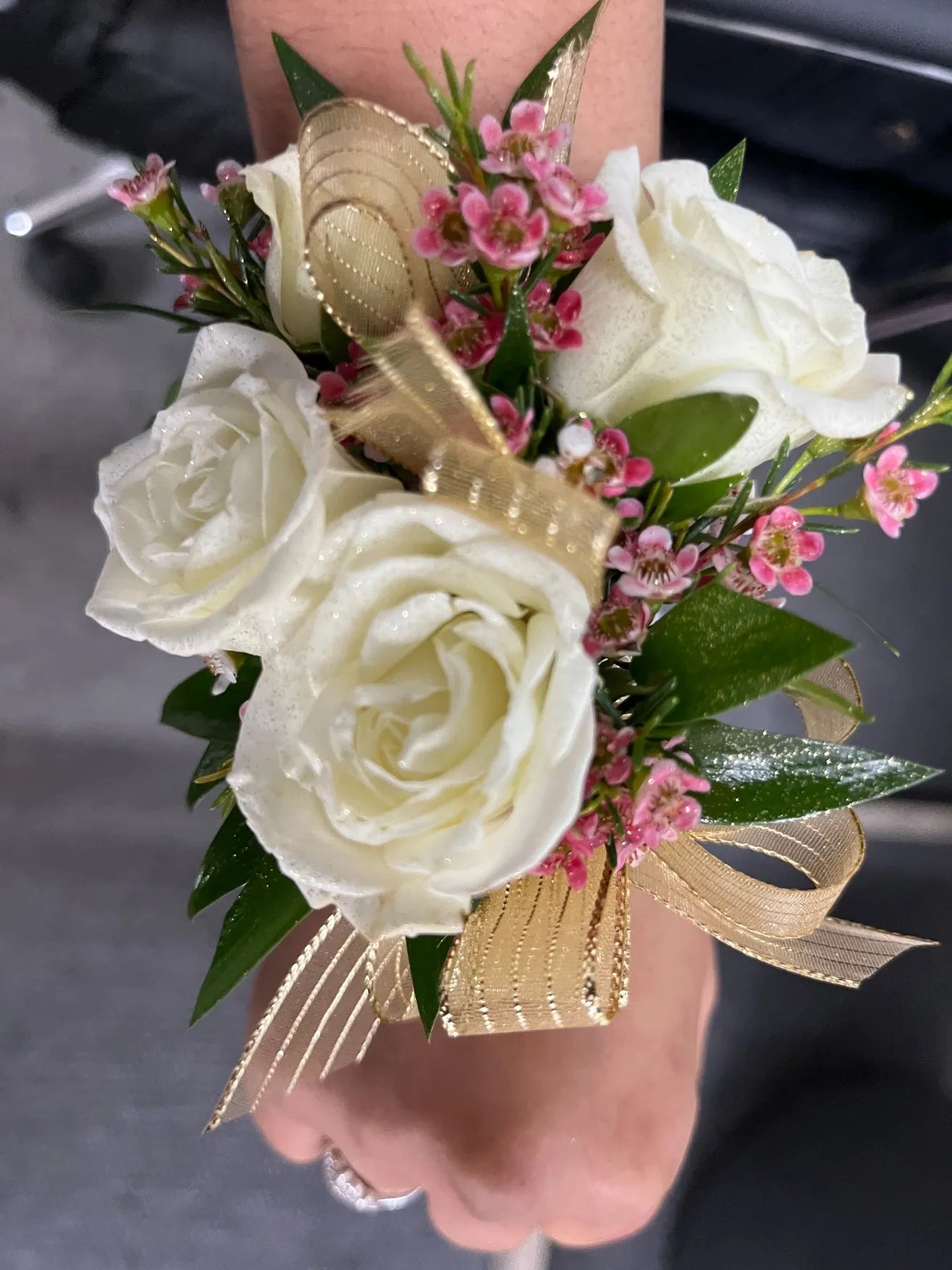 Flowers by Rey — corsage or boutonniere, photograph 083
