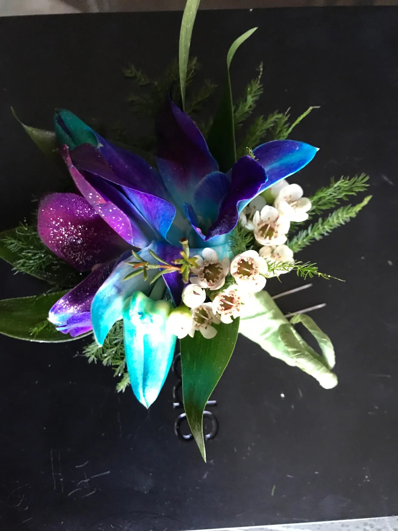 Flowers by Rey — corsage or boutonniere, photograph 088