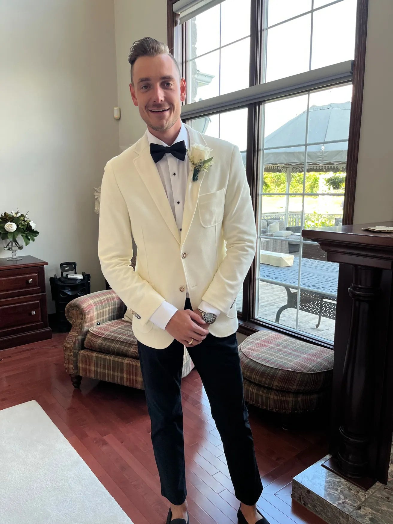 Flowers by Rey — wedding floral moment, photograph 107