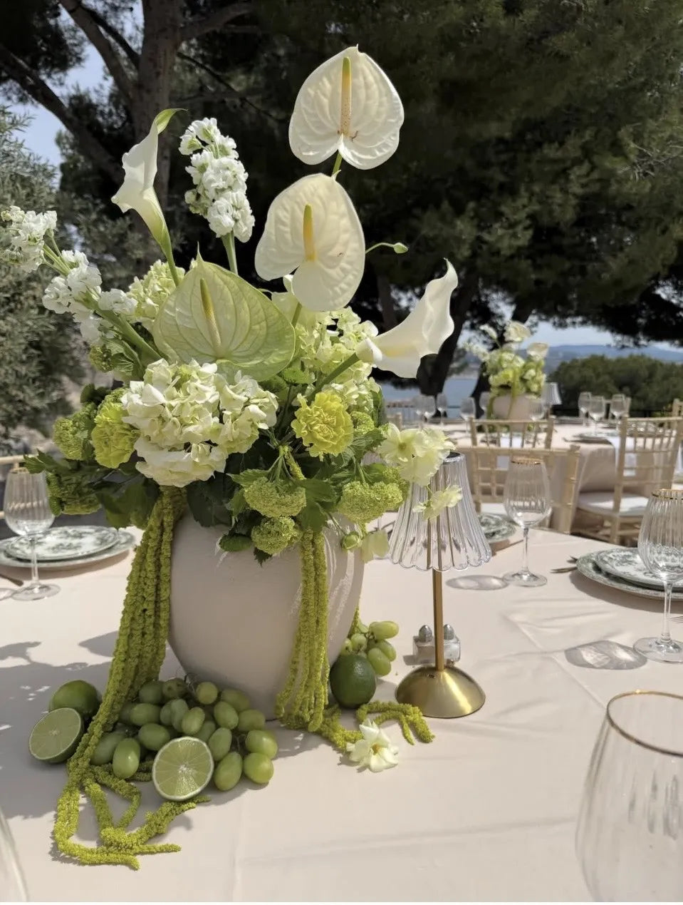 Flowers by Rey — floral centerpiece, photograph 123