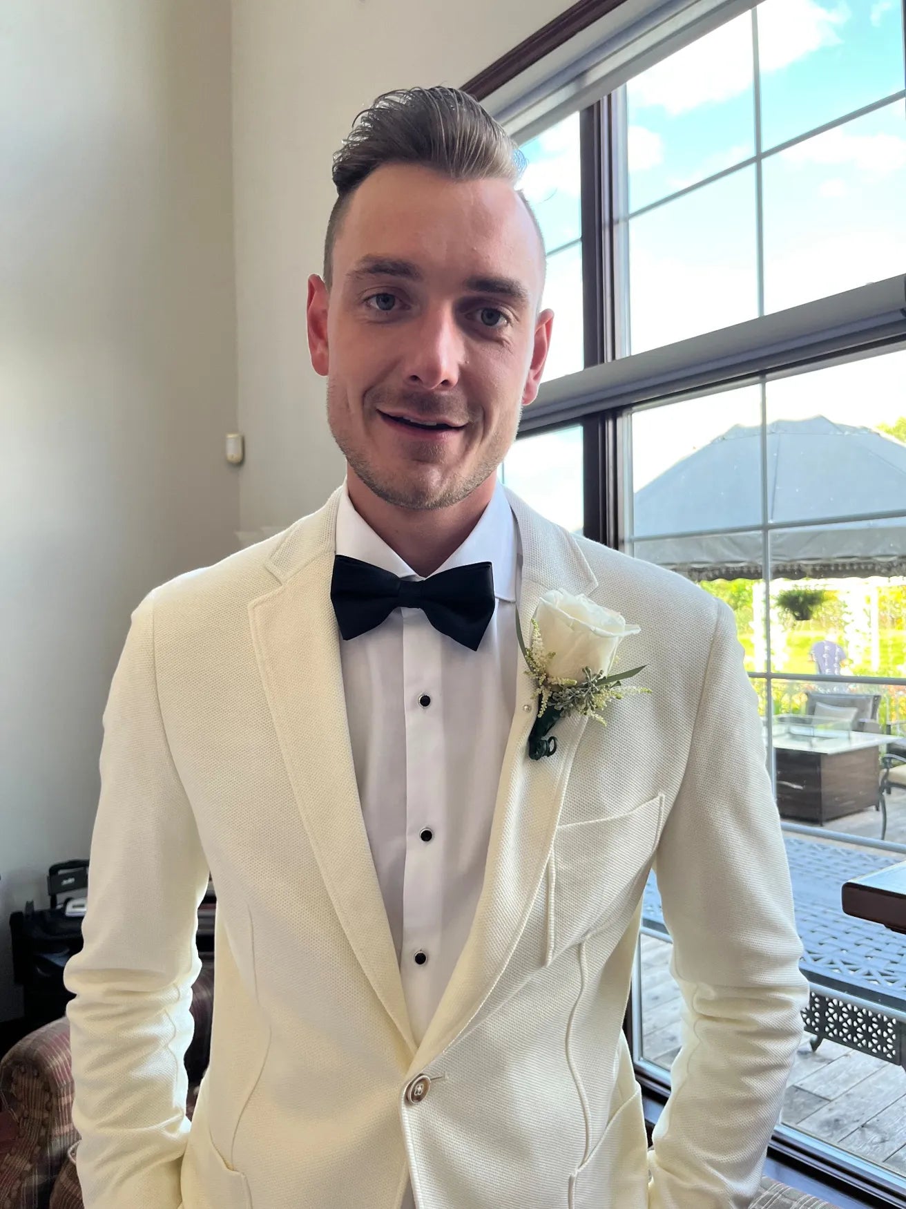 Flowers by Rey — wedding floral moment, photograph 129